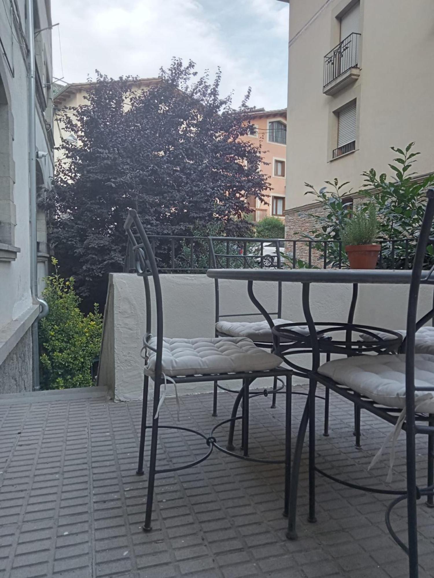 Maison Biscuit. Apartament A La Placa De La Vila Camprodon Exterior foto